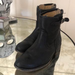FRYE black leather ankle boots w/ zipper
